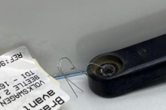 Bras essuie glace avant gauche VOLKSWAGEN BEETLE 2