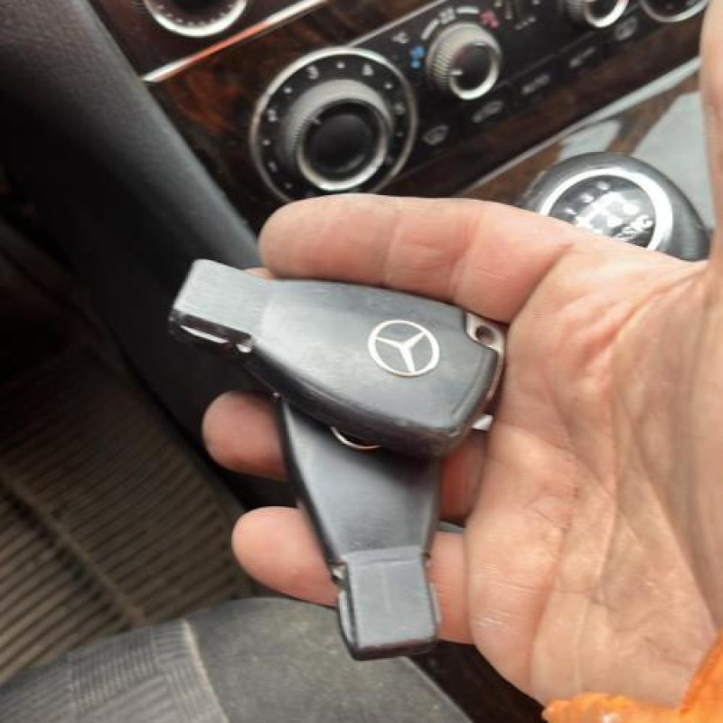 Interrupteur de leve vitre avant gauche MERCEDES CLASSE C 203 Photo n°19