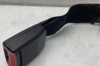Attache ceinture arriere gauche PEUGEOT 306 Photo n°1