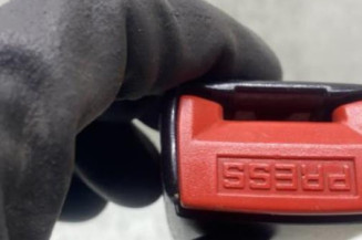 Attache ceinture arriere gauche PEUGEOT 306