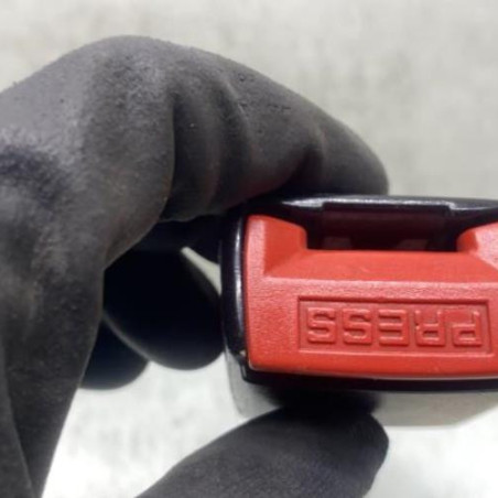 Attache ceinture arriere gauche PEUGEOT 306