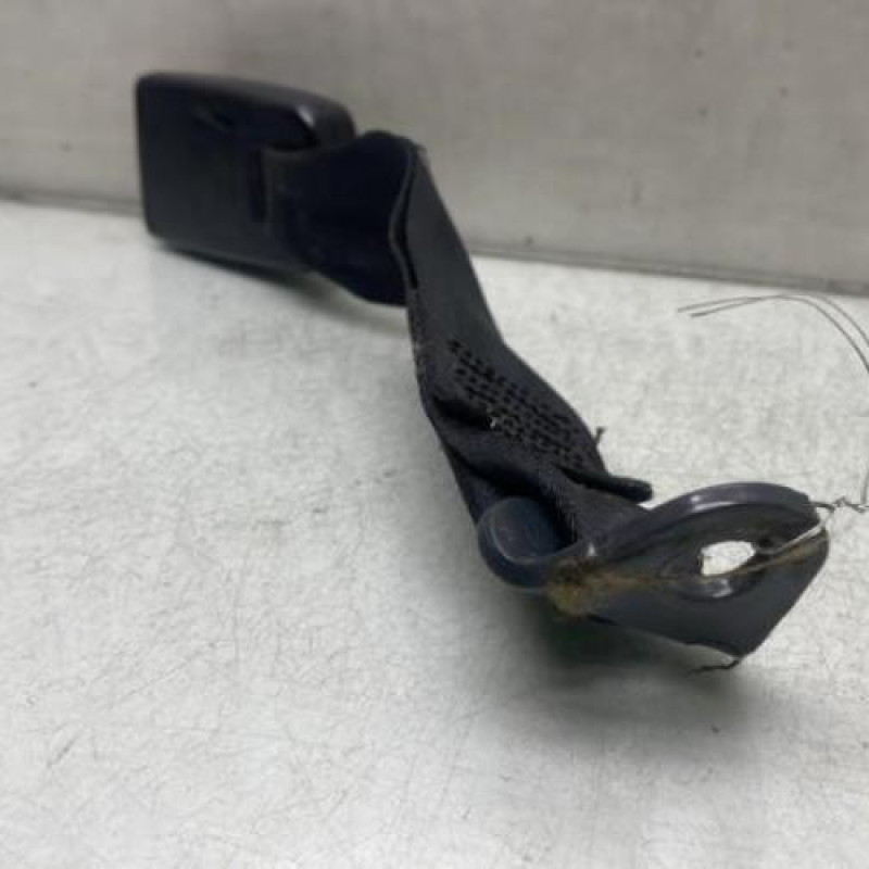 Attache ceinture arriere gauche PEUGEOT 306 Photo n°4