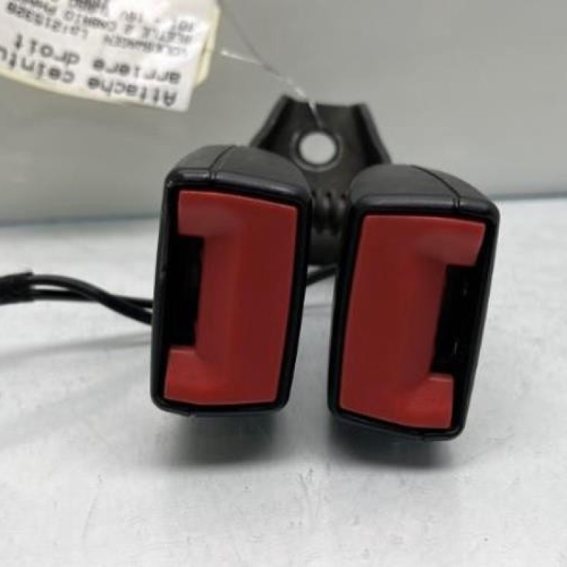Attache ceinture arriere droit VOLKSWAGEN BEETLE 2 Photo n°3