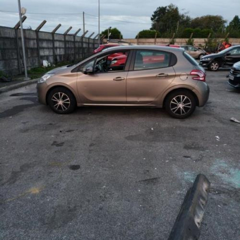 Ceinture arriere gauche PEUGEOT 208 1 Photo n°8
