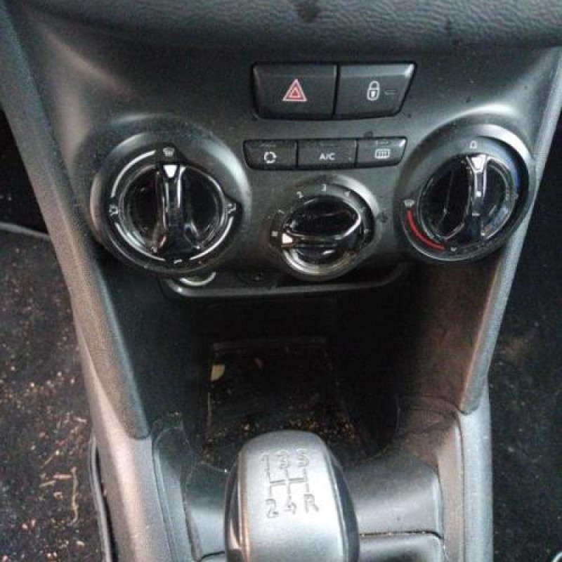 Ceinture arriere gauche PEUGEOT 208 1 Photo n°12