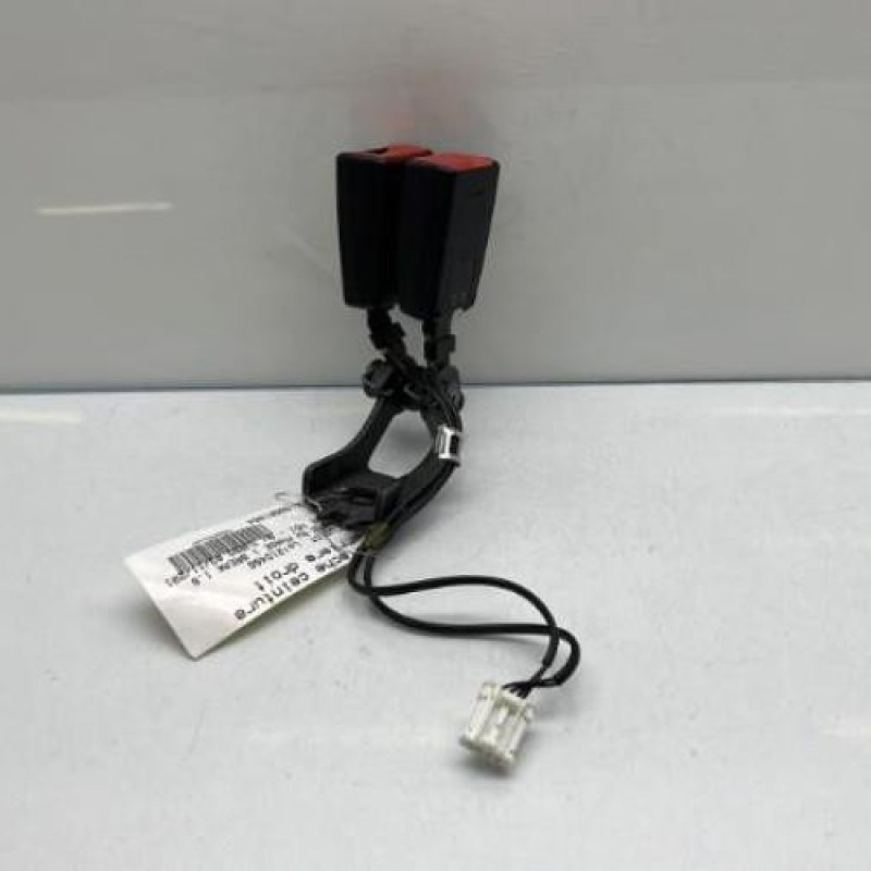 Attache ceinture arriere droit PEUGEOT 308 2 SW Photo n°1