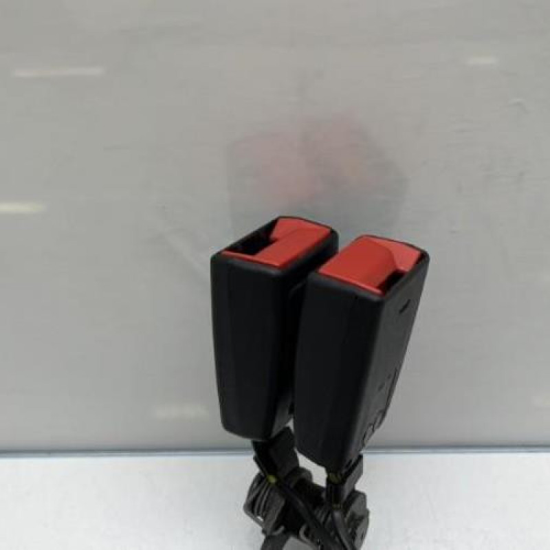 Attache ceinture arriere droit PEUGEOT 308 2 SW Photo n°3