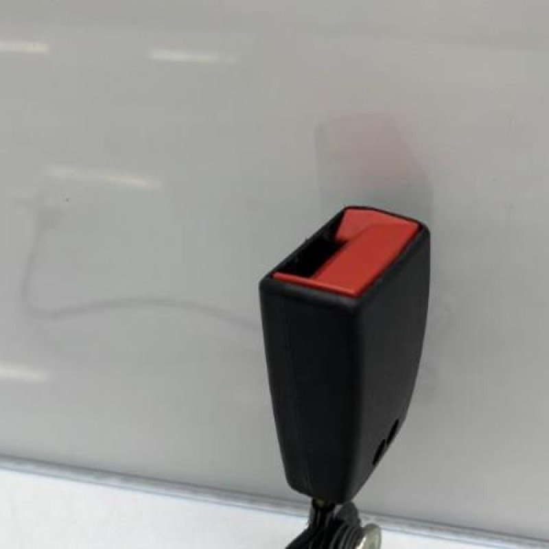 Attache ceinture arriere gauche PEUGEOT 308 2 SW Photo n°3