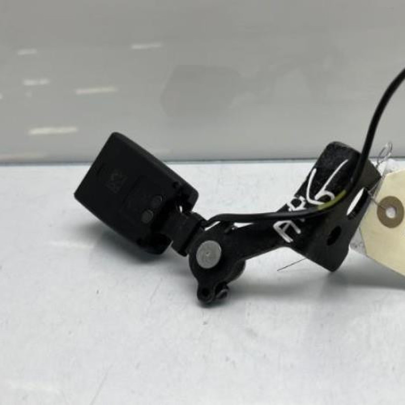 Attache ceinture arriere gauche PEUGEOT 308 2 SW Photo n°5