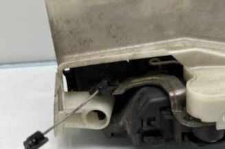 Serrure avant droit VOLKSWAGEN PASSAT 4