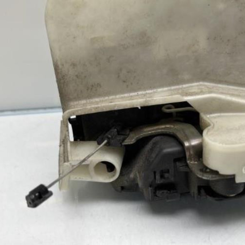 Serrure avant droit VOLKSWAGEN PASSAT 4 Photo n°2