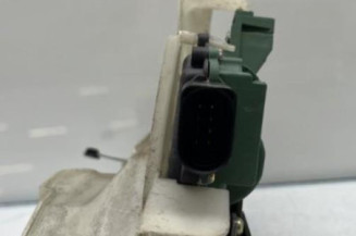 Serrure avant droit VOLKSWAGEN PASSAT 4