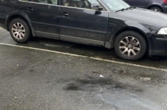 Serrure avant droit VOLKSWAGEN PASSAT 4