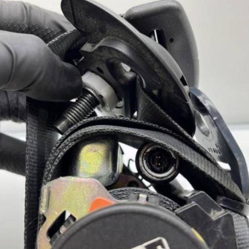 Pretensionneur de ceinture avant gauche PEUGEOT 308 2 SW Photo n°4