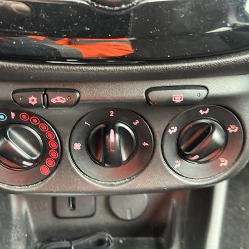 Moteur essuie glace arriere OPEL CORSA E Photo n°16