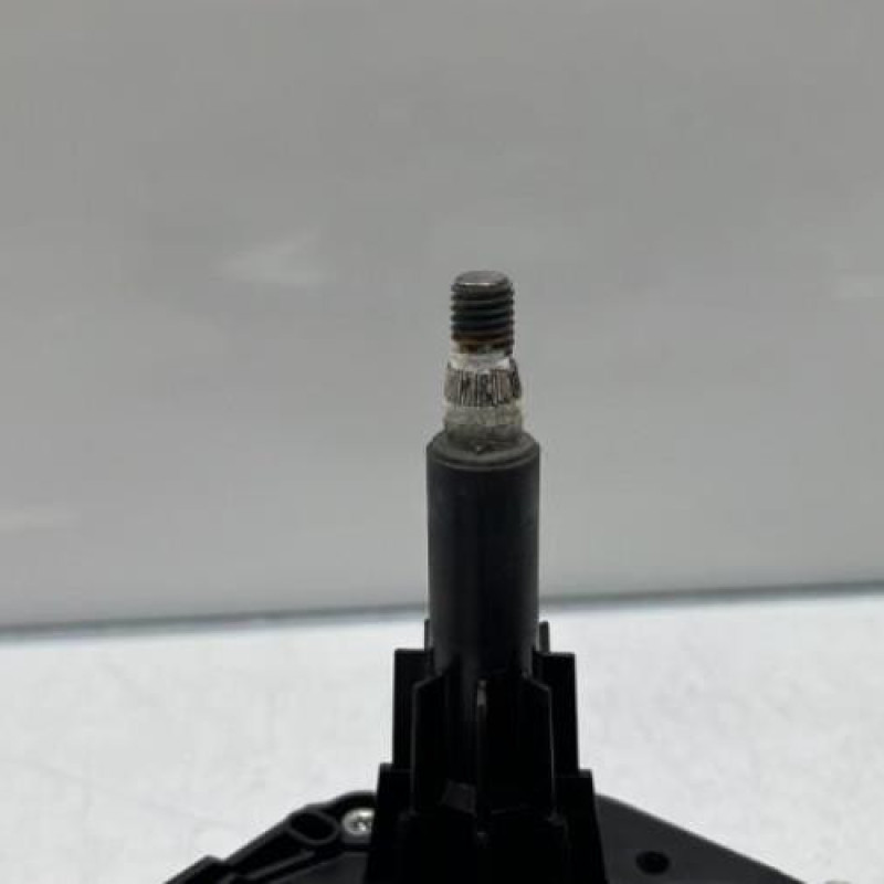 Moteur essuie glace arriere PEUGEOT 2008 1 Photo n°3