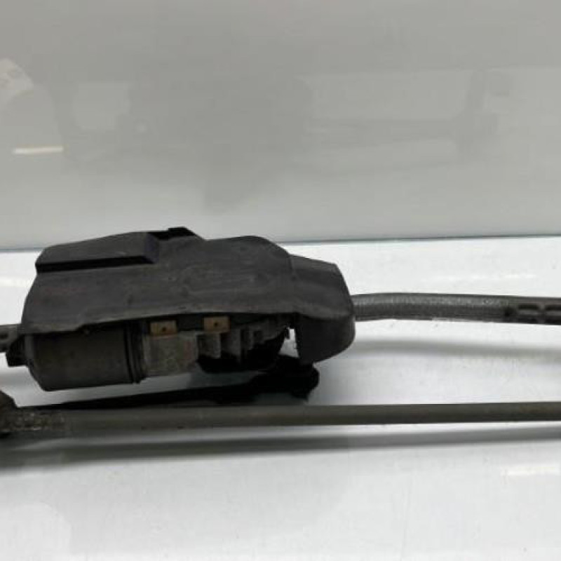 Moteur essuie glace avant VOLKSWAGEN PASSAT 5 Photo n°1