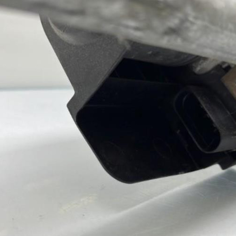 Moteur essuie glace avant VOLKSWAGEN PASSAT 5 Photo n°6