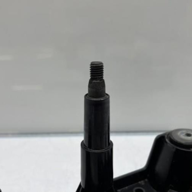 Moteur essuie glace arriere PEUGEOT 5008 2 Photo n°3