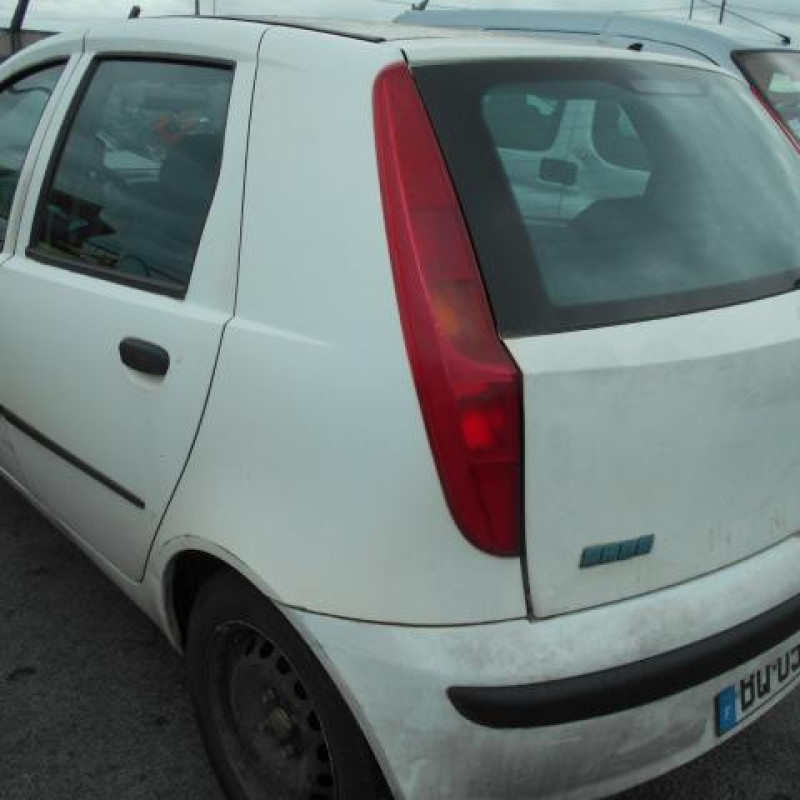 Feu arriere principal droit (feux) FIAT PUNTO 2 Photo n°7