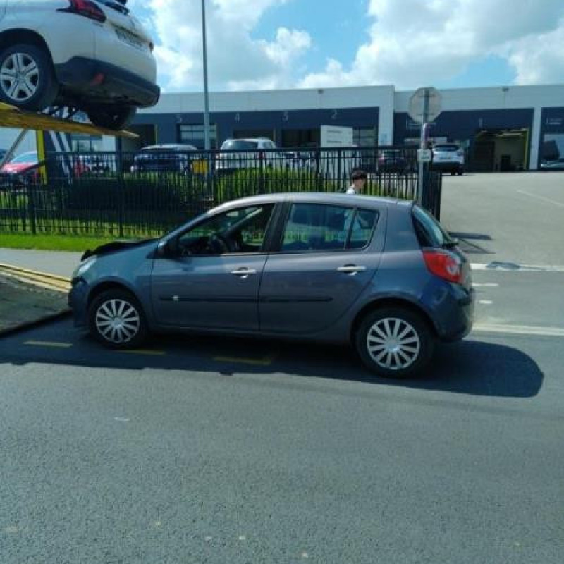 Boitier UCH RENAULT CLIO 3 Photo n°14