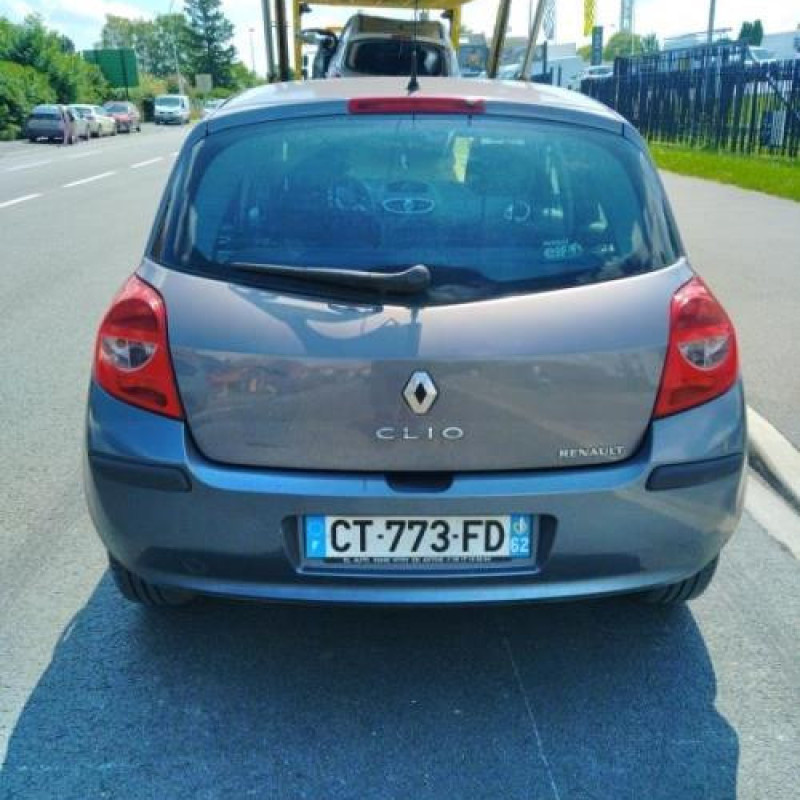 Boitier UCH RENAULT CLIO 3 Photo n°15