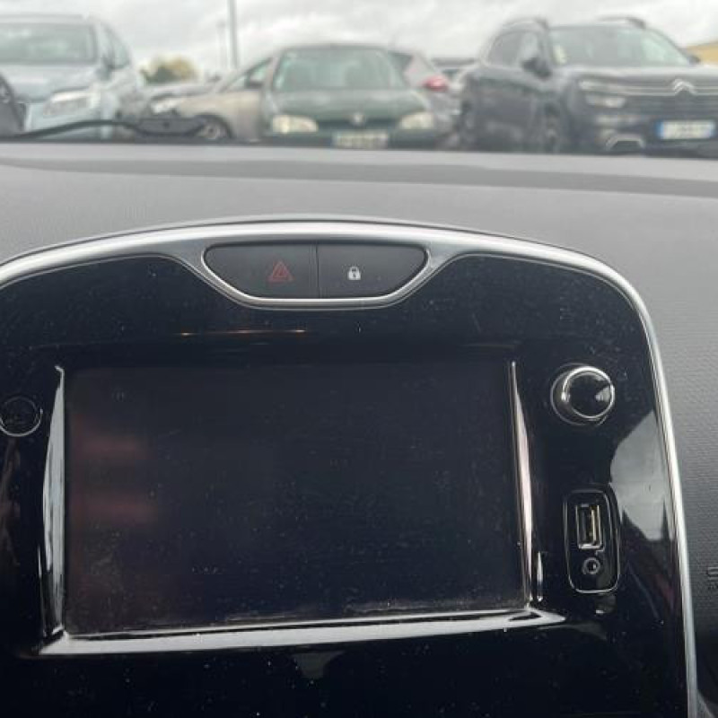 Pretensionneur de ceinture avant droit RENAULT CLIO 4 Photo n°13