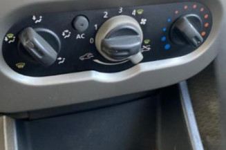 Attache ceinture arriere gauche DACIA SANDERO 1