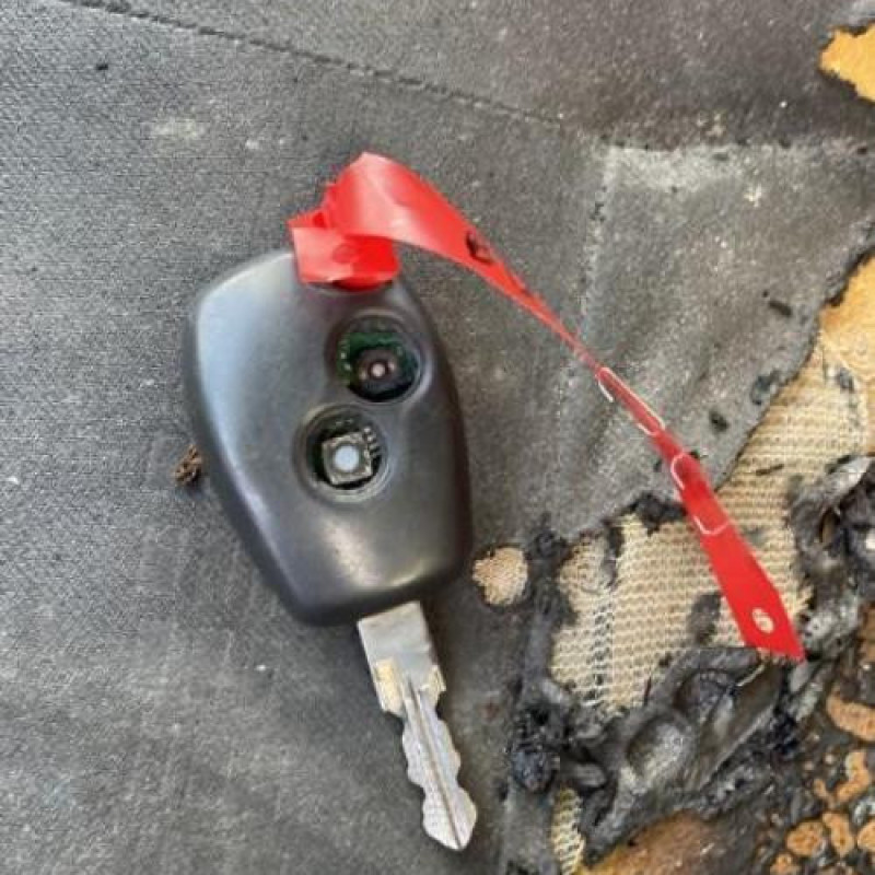 Attache ceinture arriere gauche DACIA SANDERO 1 Photo n°16