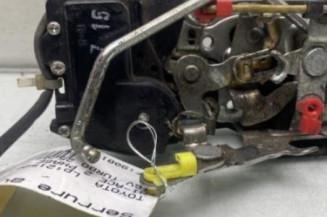 Serrure avant droit TOYOTA HI-ACE 2