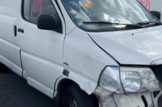 Serrure avant droit TOYOTA HI-ACE 2