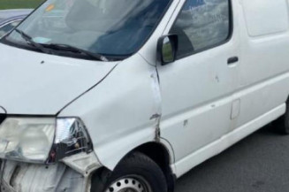 Serrure avant droit TOYOTA HI-ACE 2