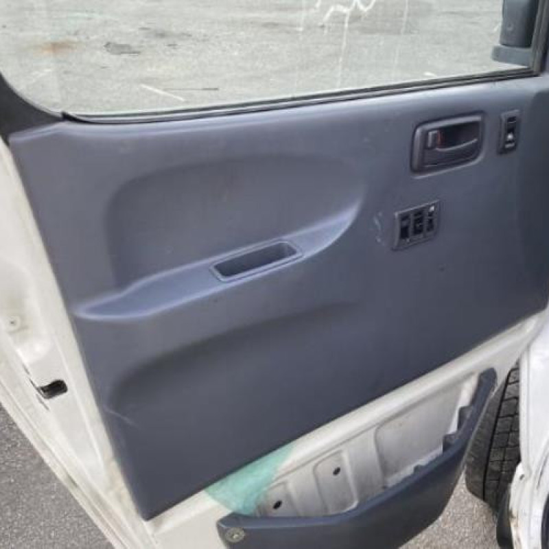 Serrure avant droit TOYOTA HI-ACE 2 Photo n°16