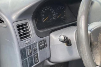 Serrure avant droit TOYOTA HI-ACE 2
