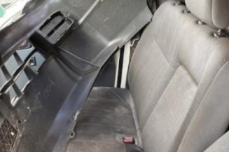 Serrure avant droit TOYOTA HI-ACE 2