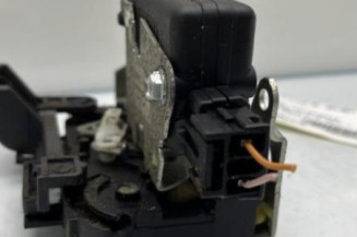 Serrure avant droit DACIA SANDERO 1