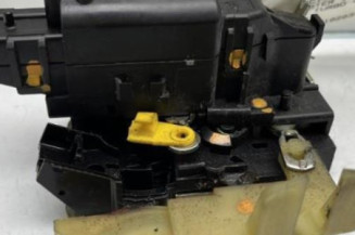 Serrure avant gauche DACIA DUSTER 1