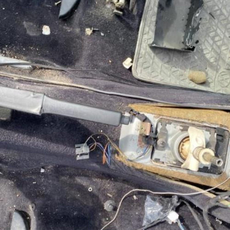 Moteur essuie glace avant AUDI CABRIOLET Photo n°17