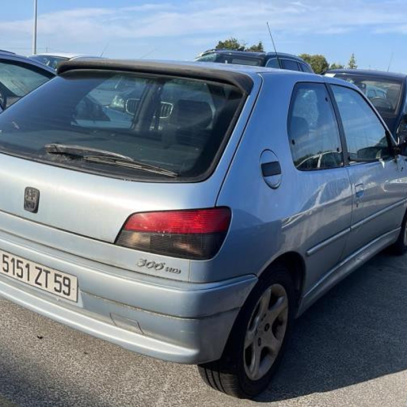Etrier avant droit (freinage) PEUGEOT 306 Photo n°8