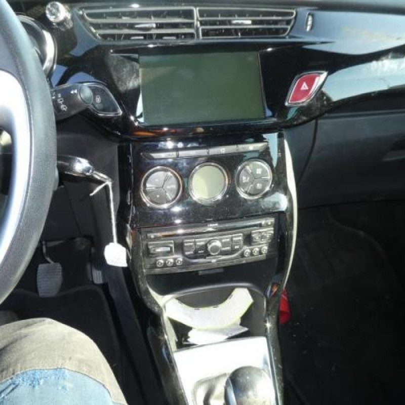 Porte avant droit CITROEN DS3 Photo n°14