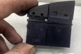 Bouton de warning SUZUKI SWIFT 4