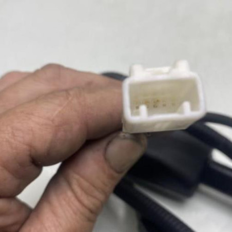Attache ceinture avant droit TOYOTA YARIS 3