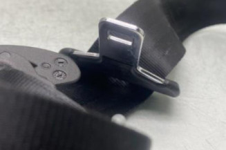 Pretensionneur de ceinture avant droit PEUGEOT 5008 1