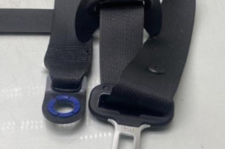 Pretensionneur de ceinture avant droit TOYOTA YARIS 3 Photo n°1