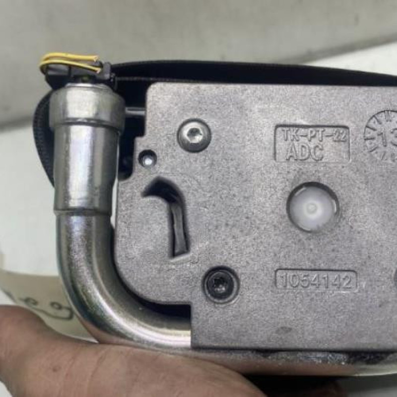 Pretensionneur de ceinture avant droit TOYOTA YARIS 3 Photo n°10