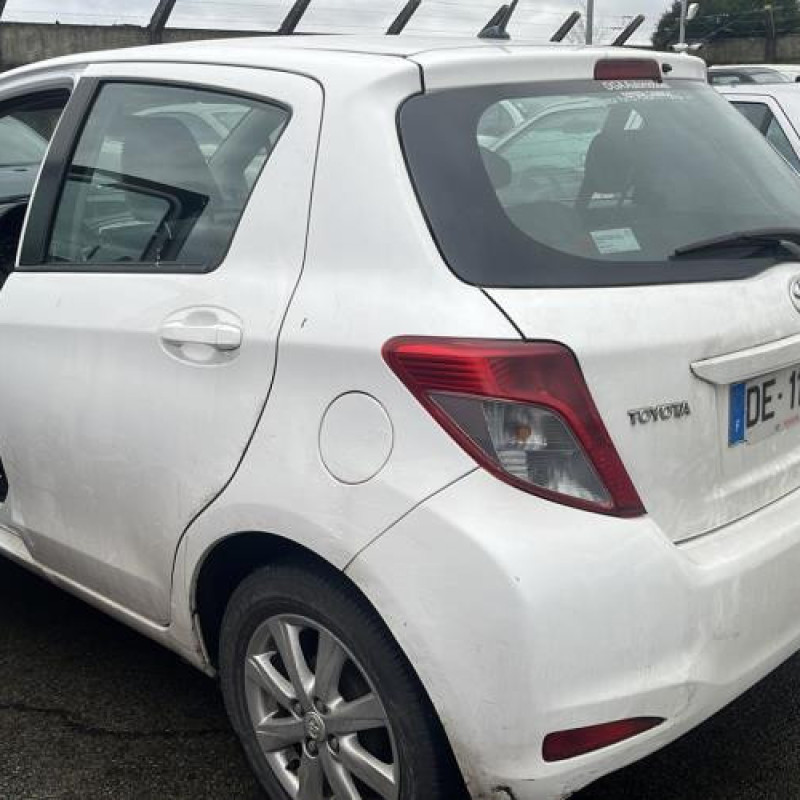 Pretensionneur de ceinture avant droit TOYOTA YARIS 3 Photo n°14