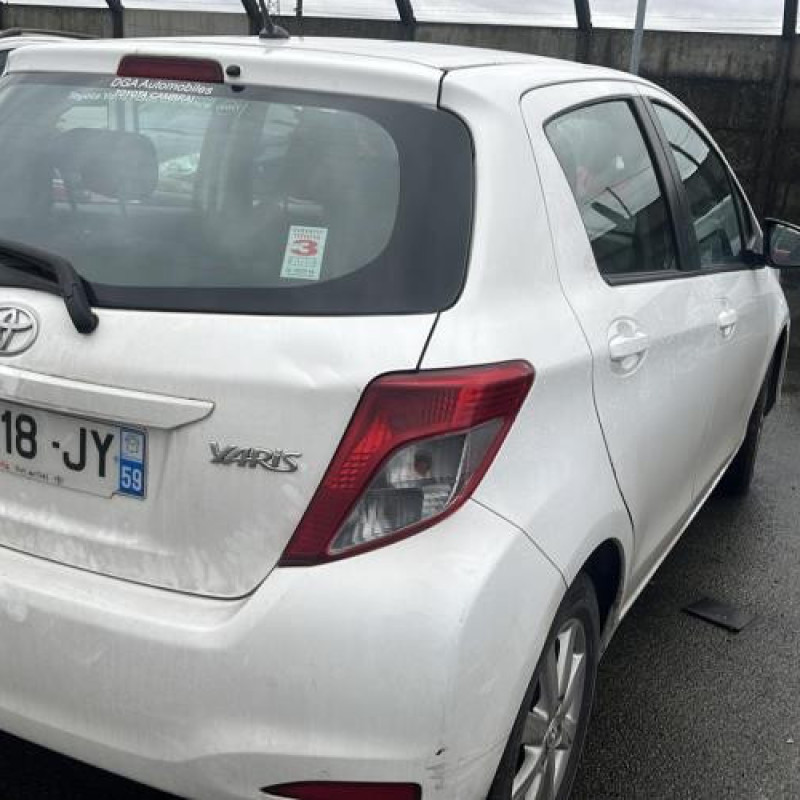 Pretensionneur de ceinture avant droit TOYOTA YARIS 3 Photo n°16