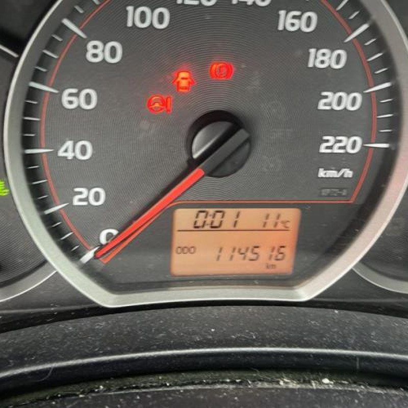 Pretensionneur de ceinture avant droit TOYOTA YARIS 3 Photo n°19