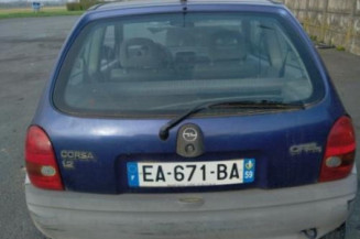 Pretensionneur de ceinture avant gauche OPEL CORSA B
