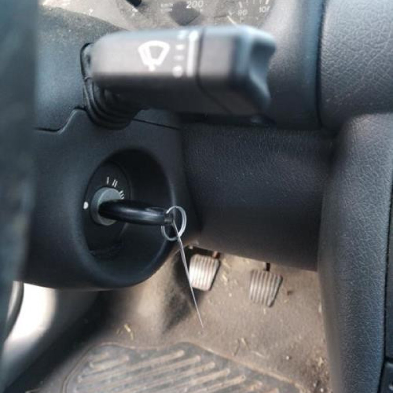 Pretensionneur de ceinture avant gauche OPEL CORSA B Photo n°16